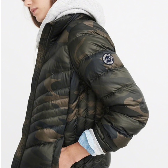 Abercrombie & Fitch Packable Down Puffer Jacket - Picture 4 of 7